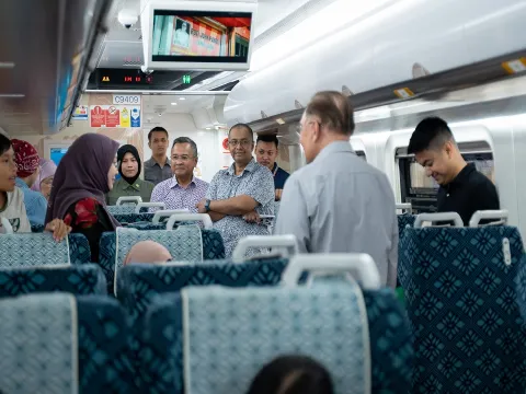Sesi Taklimat Cadangan Pemuliharaan Stesen Keretapi Kuala Lumpur dan Operasi ETS 3 kepada Perdana Menteri