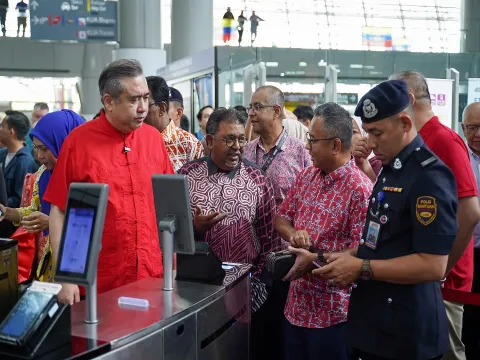 Edaran Pek Cenderahati sempena Sambutan Tahun Baharu Cina dan Lawatan Tapak Projek Seremban Sentral